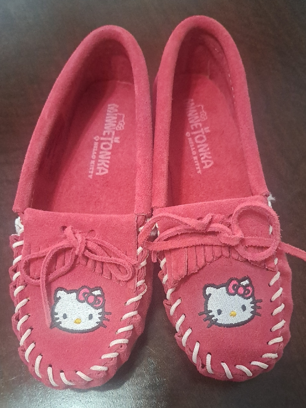 Minnetonka Pink Hello Kitty Suede Moccasins Size 13 New